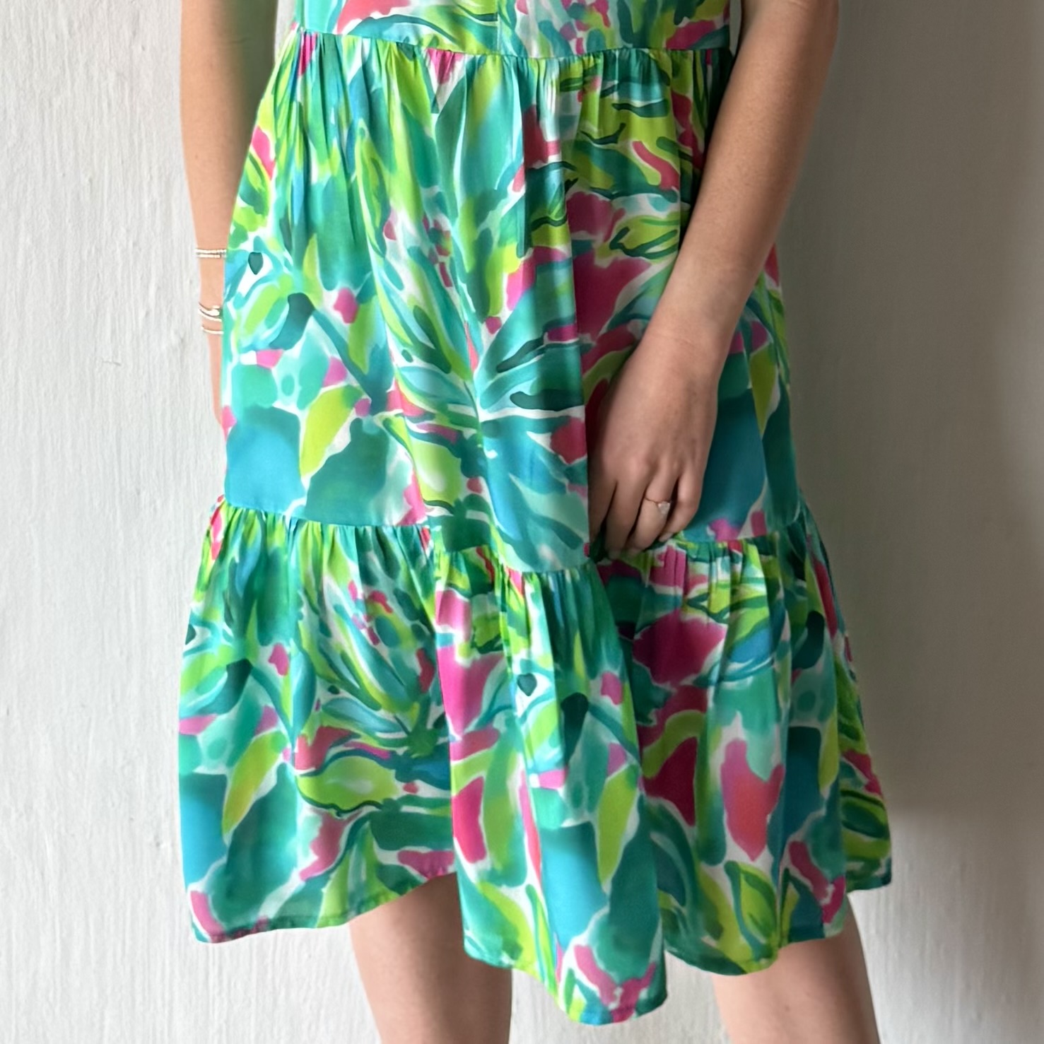 Eden V-Neck Tiered Dress - Image 3